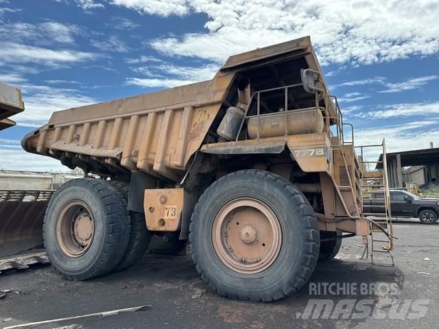 CAT 777B アーティキュレート式ダンプトラック