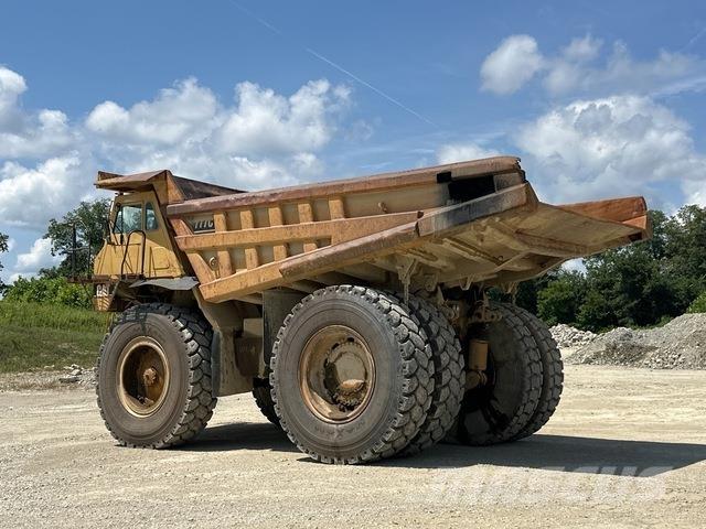 CAT 777C アーティキュレート式ダンプトラック