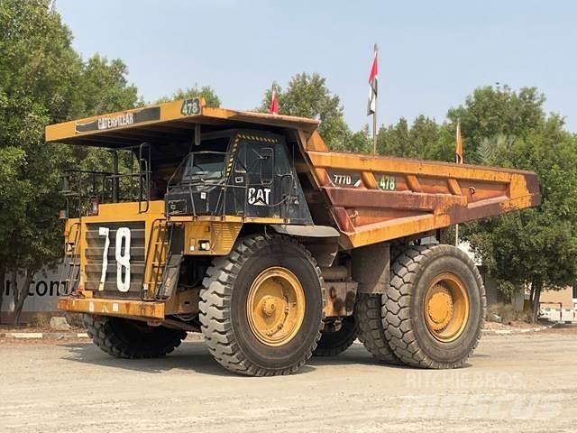 CAT 777D アーティキュレート式ダンプトラック