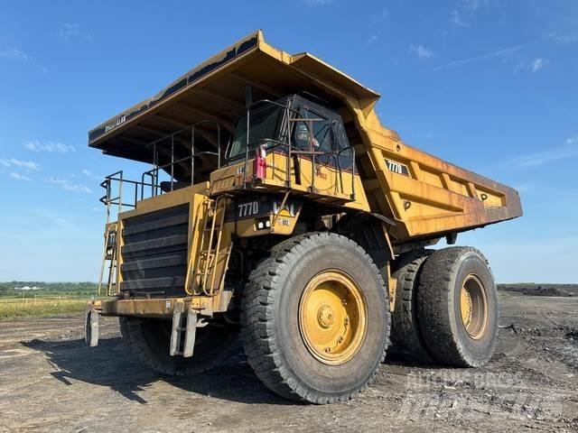 CAT 777D アーティキュレート式ダンプトラック