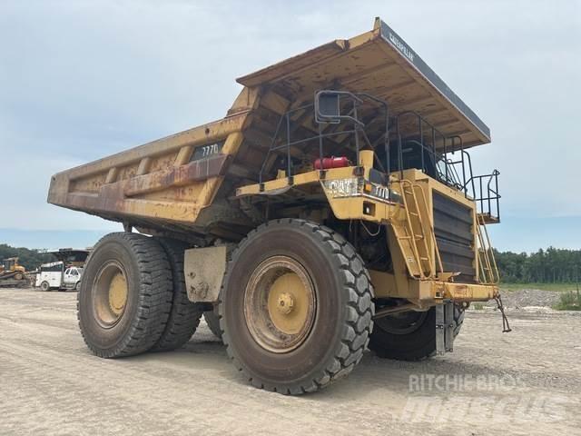 CAT 777D アーティキュレート式ダンプトラック