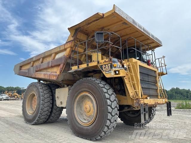 CAT 777D アーティキュレート式ダンプトラック