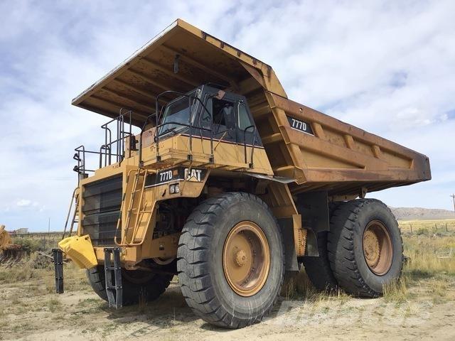CAT 777D アーティキュレート式ダンプトラック