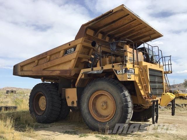 CAT 777D アーティキュレート式ダンプトラック