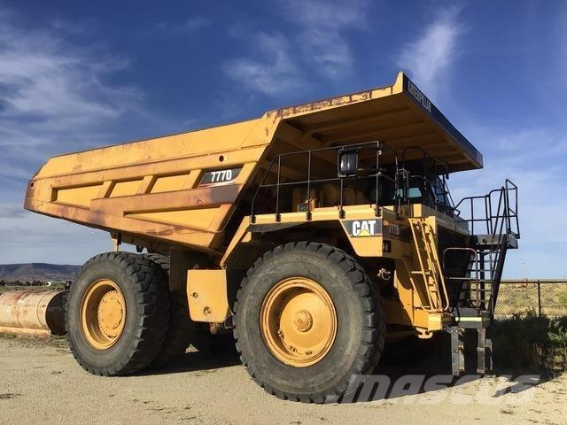 CAT 777D アーティキュレート式ダンプトラック