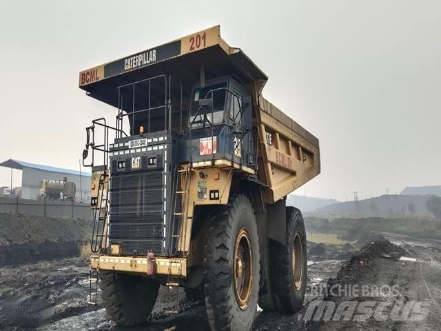 CAT 777E アーティキュレート式ダンプトラック