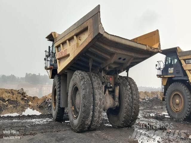 CAT 777E アーティキュレート式ダンプトラック