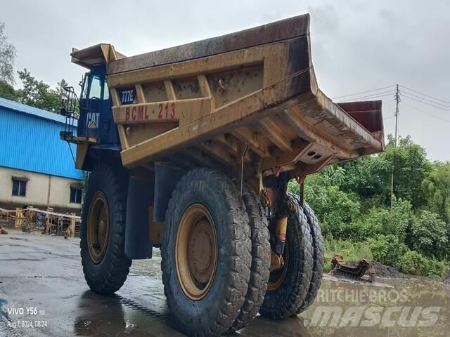 CAT 777E アーティキュレート式ダンプトラック