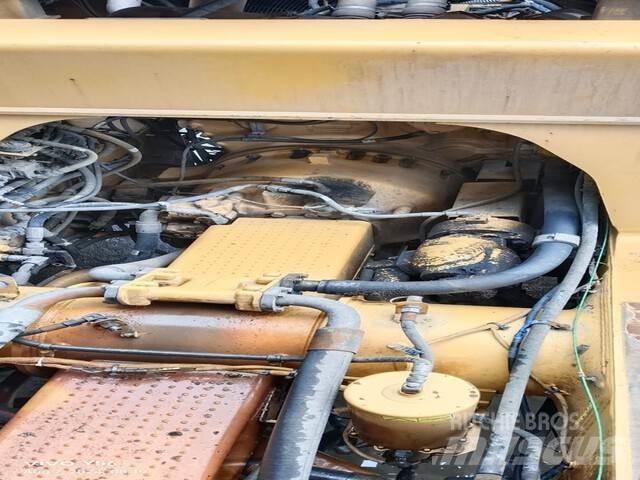 CAT 777E アーティキュレート式ダンプトラック