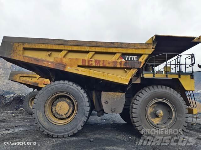 CAT 777E アーティキュレート式ダンプトラック
