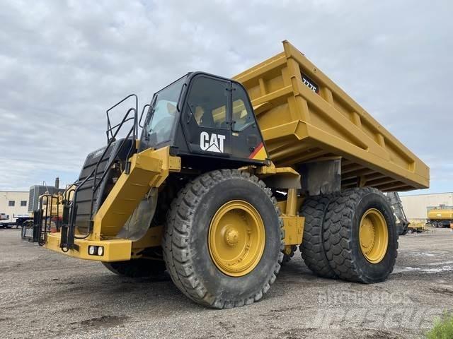 CAT 777F アーティキュレート式ダンプトラック