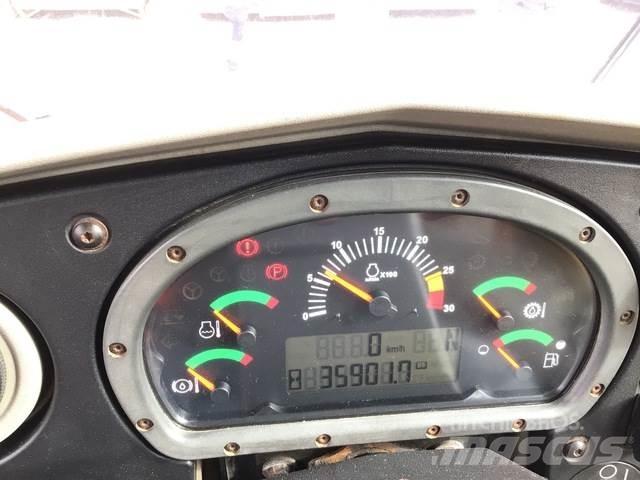 CAT 777F アーティキュレート式ダンプトラック