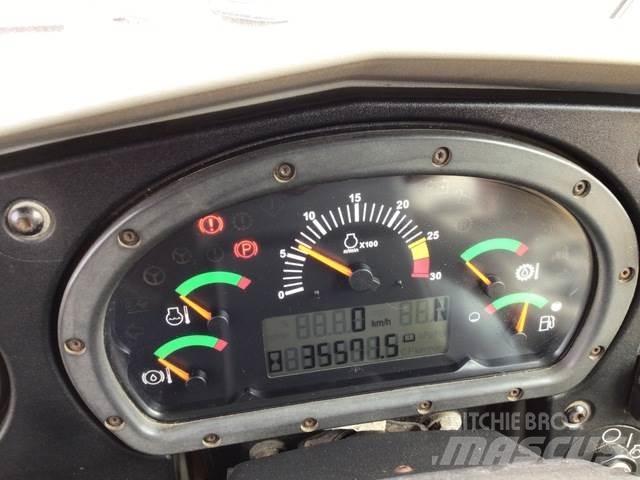 CAT 777F アーティキュレート式ダンプトラック
