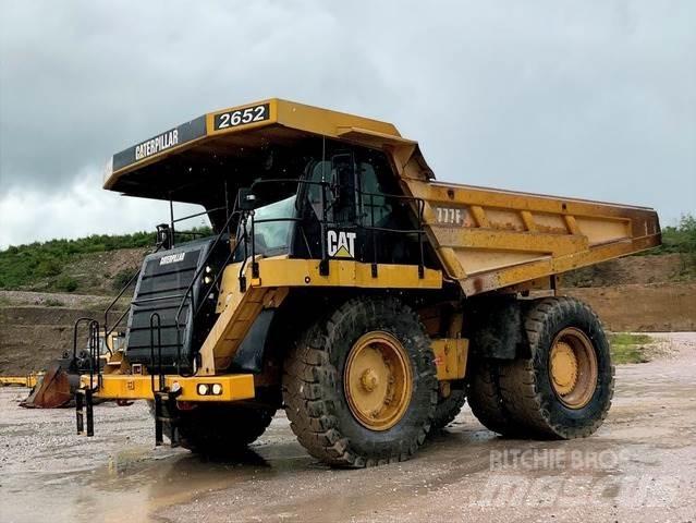 CAT 777F アーティキュレート式ダンプトラック