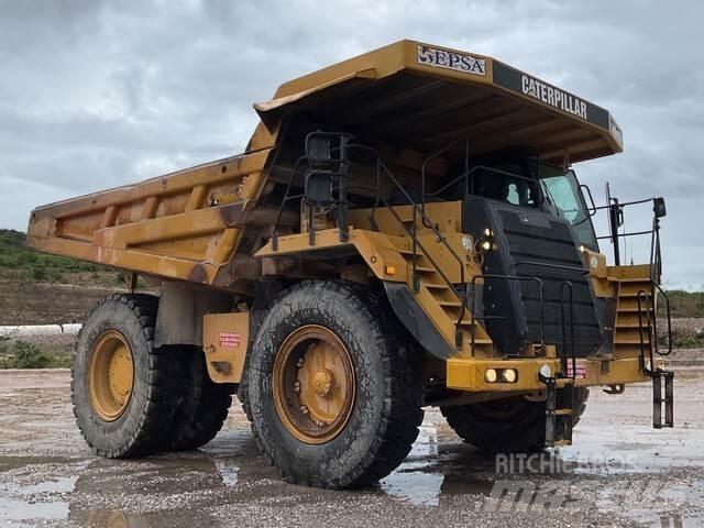CAT 777F アーティキュレート式ダンプトラック