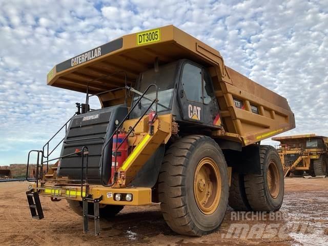 CAT 777F アーティキュレート式ダンプトラック