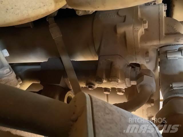 CAT 777F アーティキュレート式ダンプトラック
