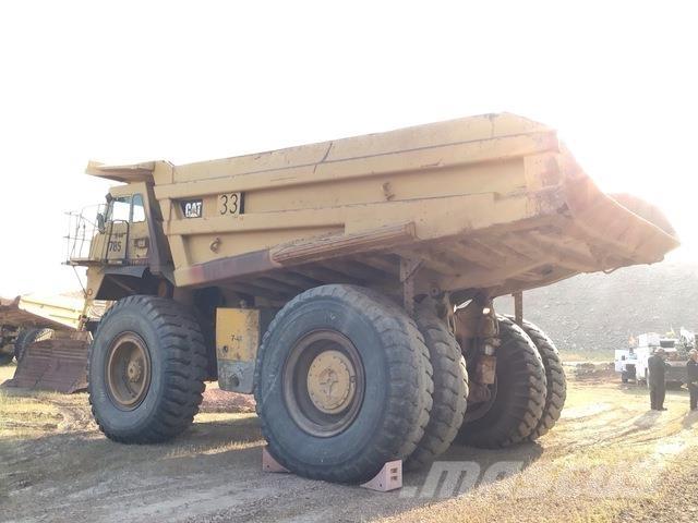 CAT 785 アーティキュレート式ダンプトラック