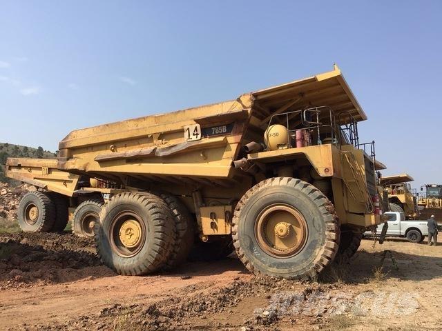 CAT 785B アーティキュレート式ダンプトラック