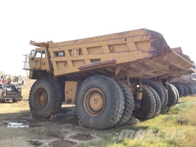 CAT 785B アーティキュレート式ダンプトラック