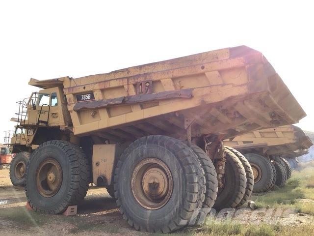 CAT 785B アーティキュレート式ダンプトラック