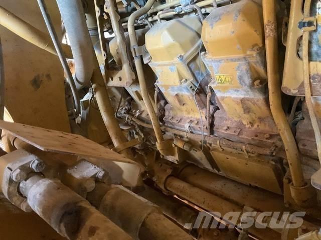 CAT 785D アーティキュレート式ダンプトラック