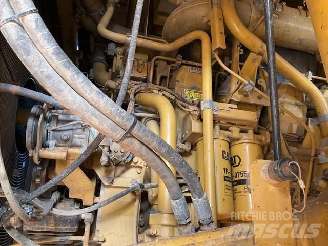 CAT 785D アーティキュレート式ダンプトラック