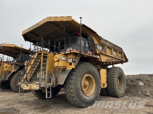 CAT 789D アーティキュレート式ダンプトラック