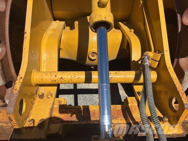CAT 825H ソイルコンパクター