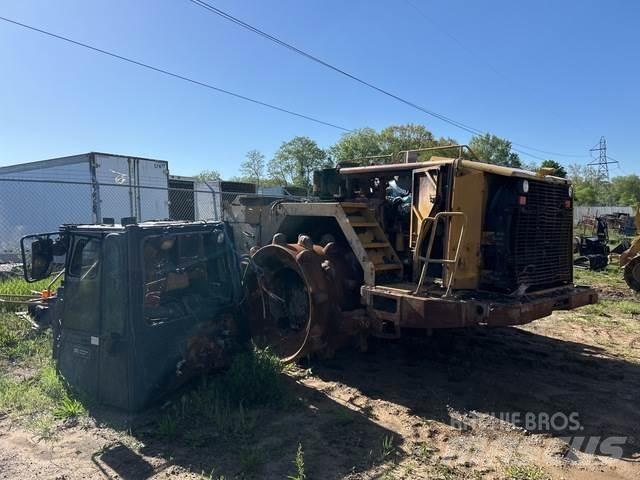 CAT 826H ソイルコンパクター