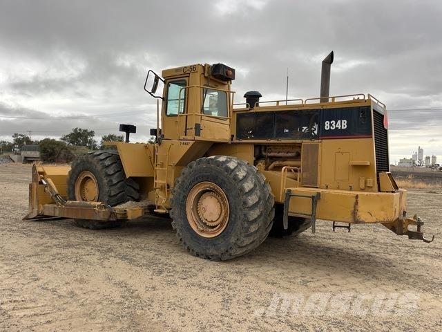 CAT 834B タイヤ式ブルドーザ