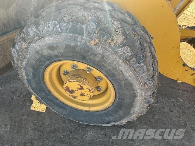 CAT 906H ホイールローダー・タイヤショベル