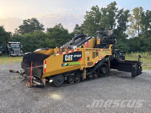 CAT AP1055F アスファルトフィニッシャ