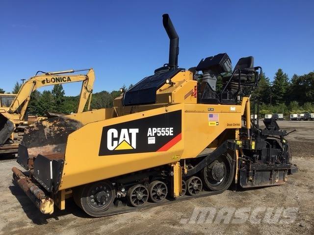 CAT AP555E アスファルトフィニッシャ