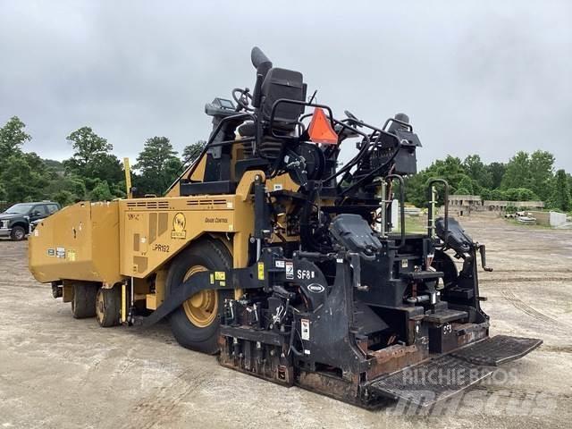 CAT AP600F アスファルトフィニッシャ