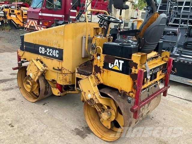 CAT CB-224C タンデムローラ