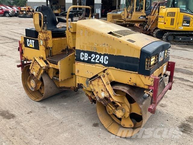 CAT CB-224C タンデムローラ