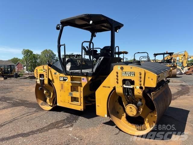 CAT CB-54B タンデムローラ