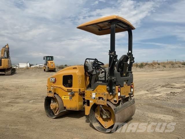 CAT CB2.7GC タンデムローラ