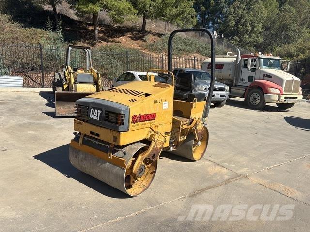 CAT CB224C タンデムローラ