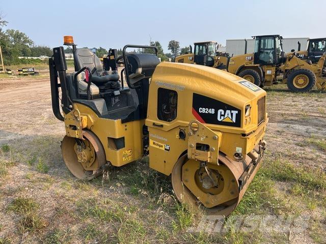 CAT CB24B タンデムローラ
