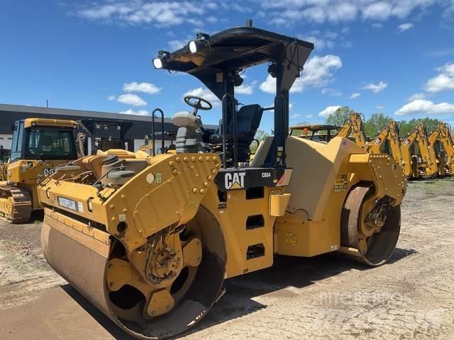 CAT CB64 タンデムローラ