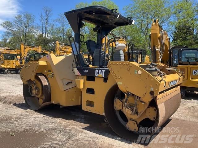 CAT CB64 タンデムローラ