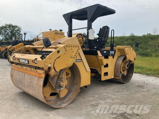 CAT CB64 タンデムローラ