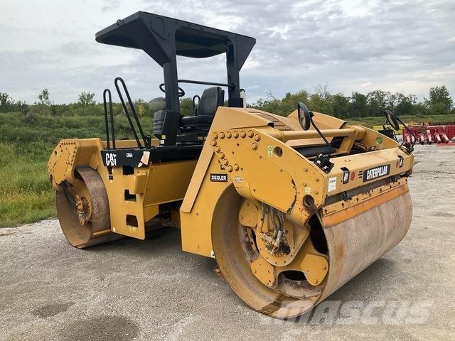 CAT CB64 タンデムローラ