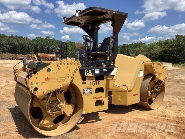 CAT CB64 タンデムローラ