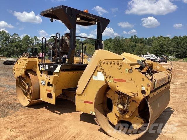 CAT CB64 タンデムローラ