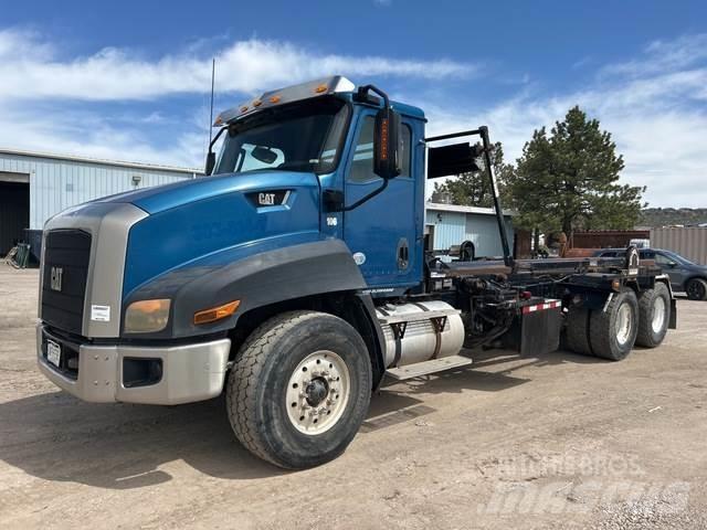 CAT CT660 スキップローダートラック