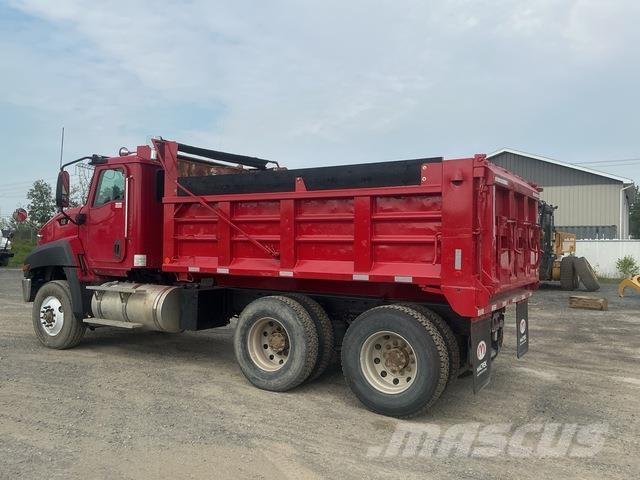 CAT CT660S ダンプ