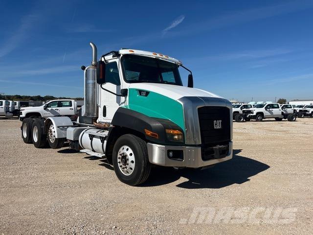 CAT CT660S 中古トラクターヘッド | トレーラーヘッド